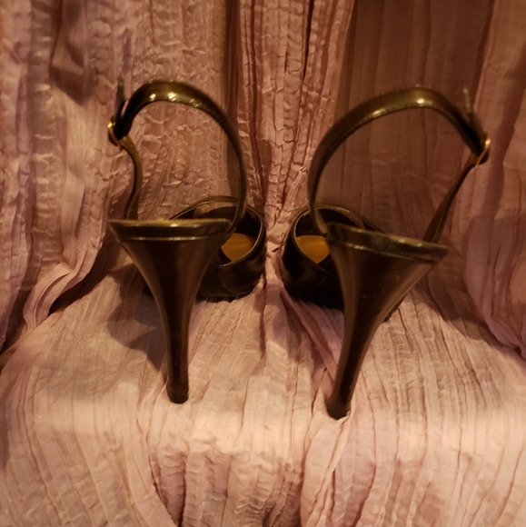 Guess size 8.5 gorgeous peep toe ankle strap green shoes. - Picture 4 of 5